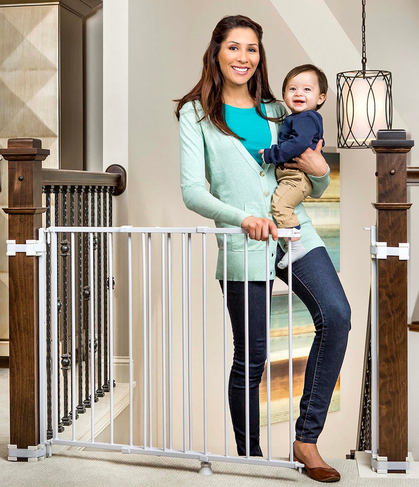 Regalo 2-In-1 Stairway and Hallway Wall Mounted Baby Gate, Includes Banister and Wall Mounting Kit, White